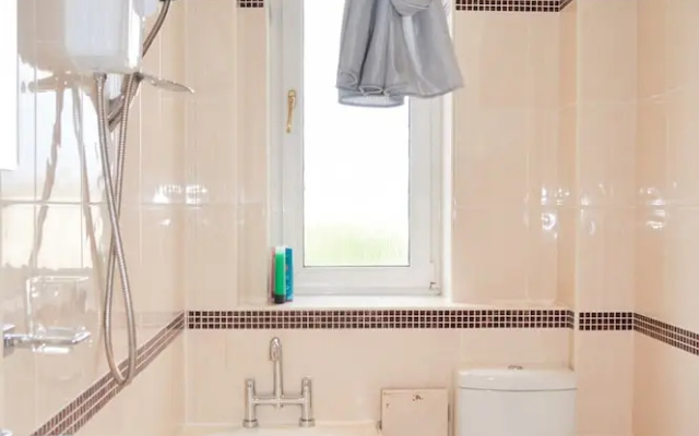 2 Bedroom Apartment Near Leith Walk