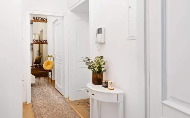 Cracovian Suite by Loft Affair