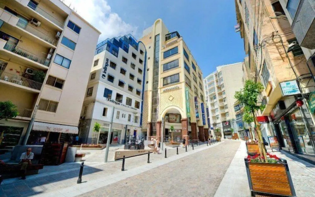 Cosy 1BR Penthouse With Terrace, Great Location