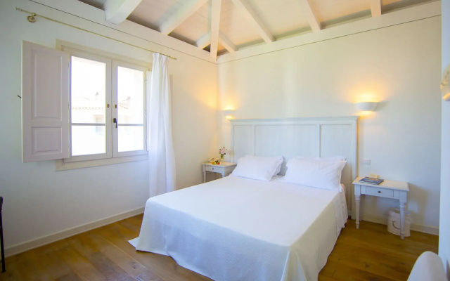 Tarthes Hotel