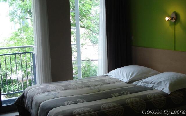 Отель Stu Residence Aryan Brussels Брюссель комната для гостей