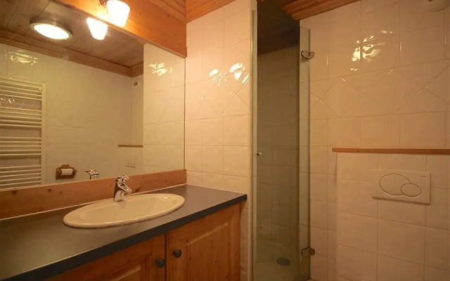 Lodge 12