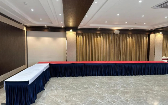Monday Hotels Amalapuram Heights
