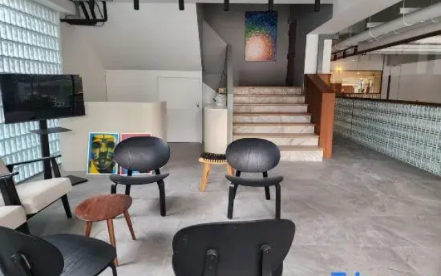 Q Space Sathorn - Narathiwas 18