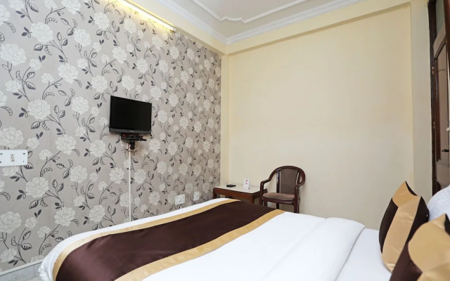 OYO 24421 Classic Hotel