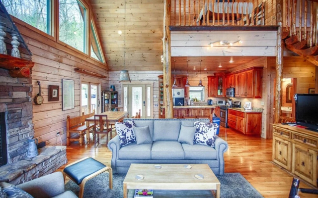 Aska Lakeside Lodge