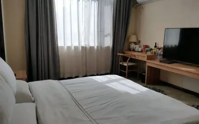 Shanghe Business Hotel (Sheqi Bus Station)