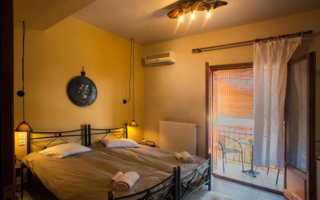 Skourgias Rooms