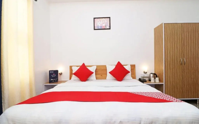 OYO 26832 Hotel Ratnodaya