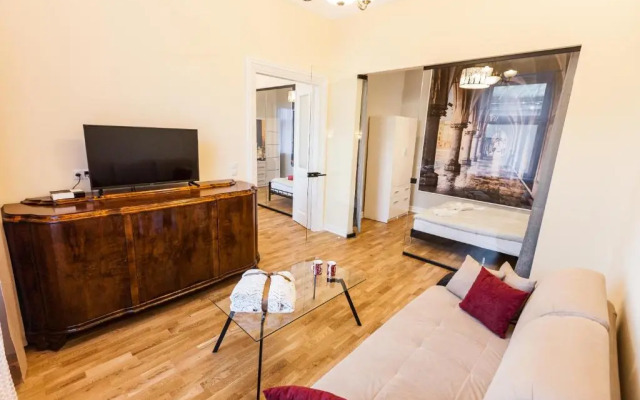 Vintage Podzamcze Apartment