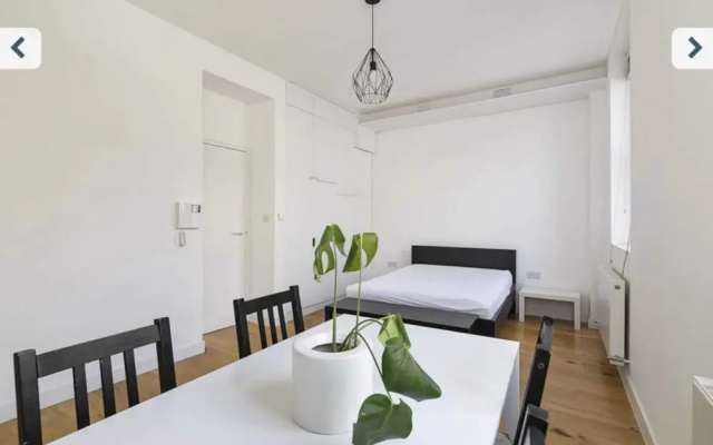 Contemporary Studio Near Spitalfields Market