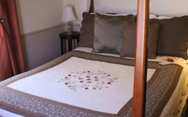 Moore House Bed and Breakfast