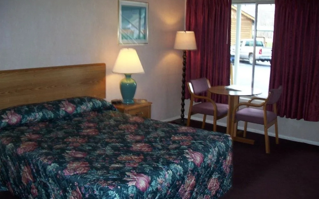 Castlewood Inn