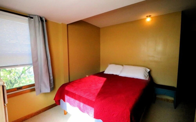 1 Maple Avenue 2 Bedroom Home by Redawning