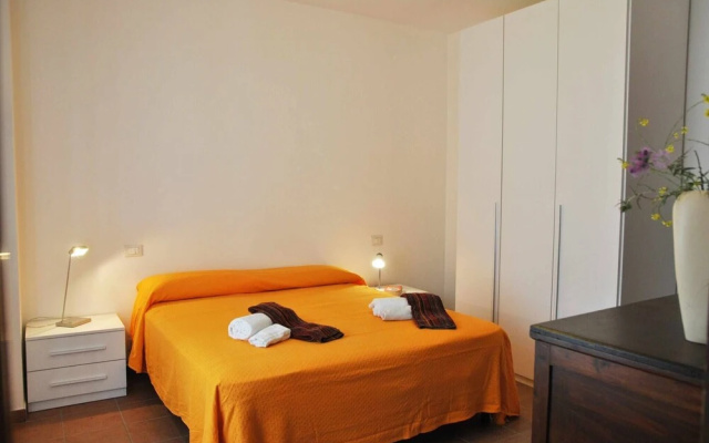 Red Roses Flat in a Semi-detached Villa