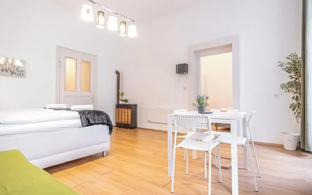 Cozy 2BR Apt With Excellent Connectivity