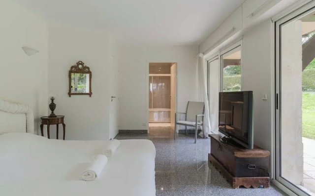 Luxury Haven With Pool, Tennis and Large Garden