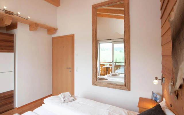 Stunning Holiday Home With Balcony, Ski Storage, Parking