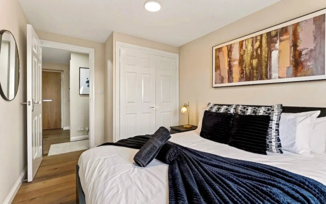 Stylish 2 Bed  2 Bathrooms Free Parking