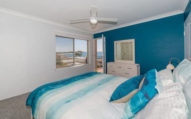 Sundeck Unit 7 - Shoal Bay
