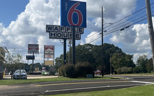 Motel 6 – Mccomb, Ms