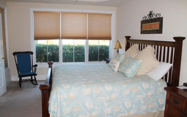 512 Edgewater