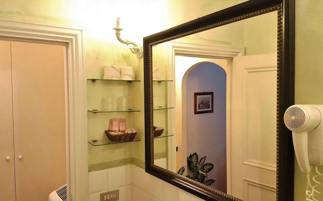 Spanish Steps Suite
