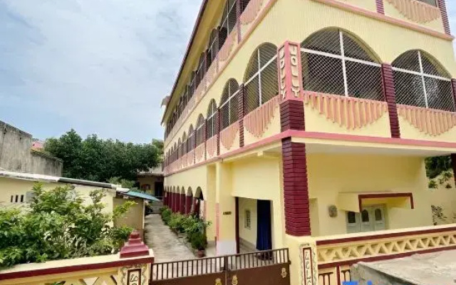 Jolly Homes - 400 Mtrs from ISKCON