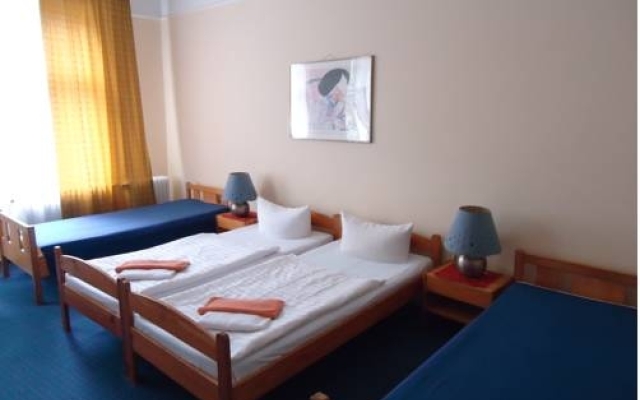 Hotel-pension Austriana Берлин комната для гостей