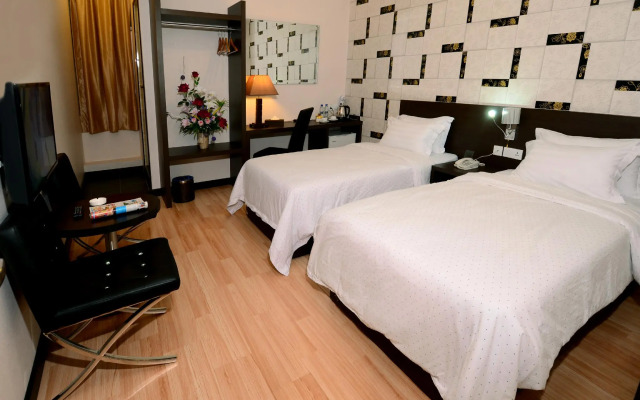 Hotel Tebrau CT