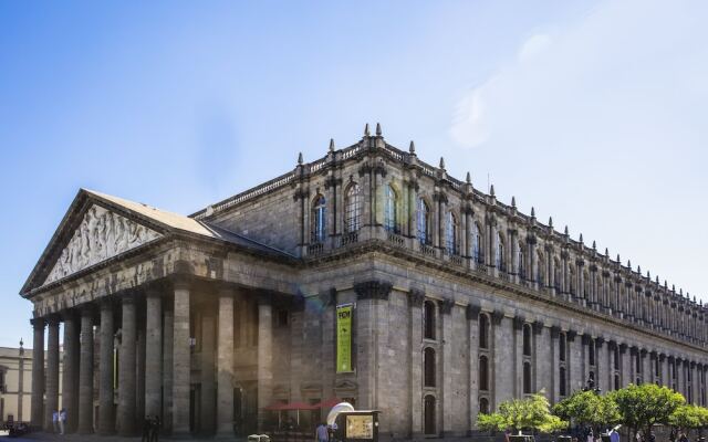 Отель Gamma Guadalajara Centro Histórico Мексика, Гвадалахара - отзывы, цены и фото номеров - забронировать отель Gamma Guadalajara Centro Histórico онлайн вид на фасад