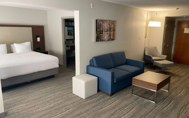 Wingate by Wyndham Lafayette Airport