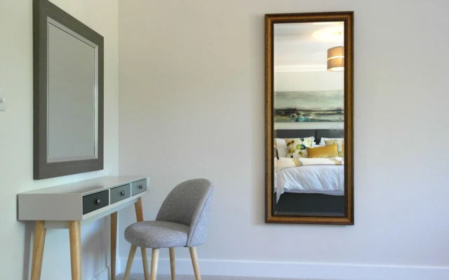 Westhampnett House , Chichester 492113