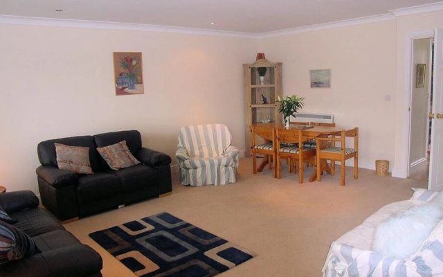 Freshwater Bay Hol Vge 16