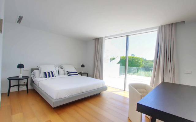 2244 - Modern Villa Puerto Banus