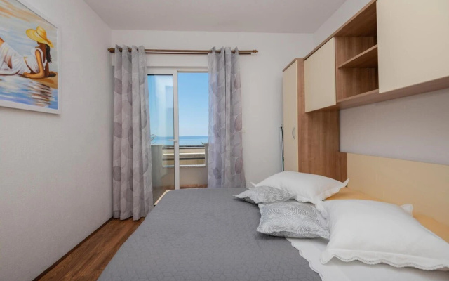 Beautiful Home in Makarska With Wifi and 2 Bedrooms