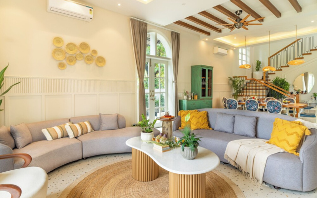 ELIVAAS Vacasa 5BHK PetFriendly & Pool