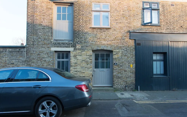 NEW Stunning and Stylish 2BD Victorian Warehouse