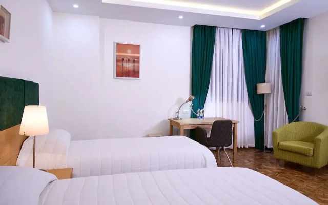 Garden Hills Hotel