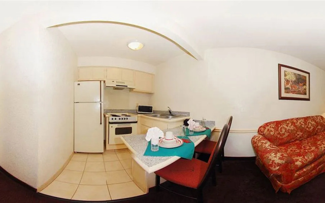 Town House Suites