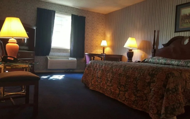 Hotel Carlisle & Embers Convention Center