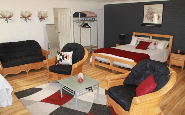 Salamander Beach Accommodation Adults Only