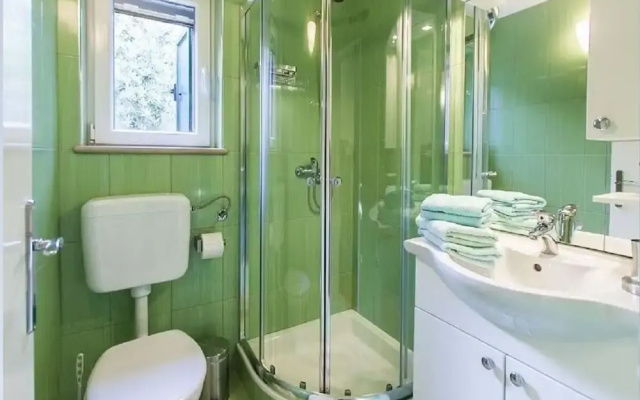 Vojo - Private Swimming Pool - H