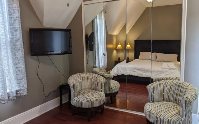 Stratford Suites - 66 Daly Ave