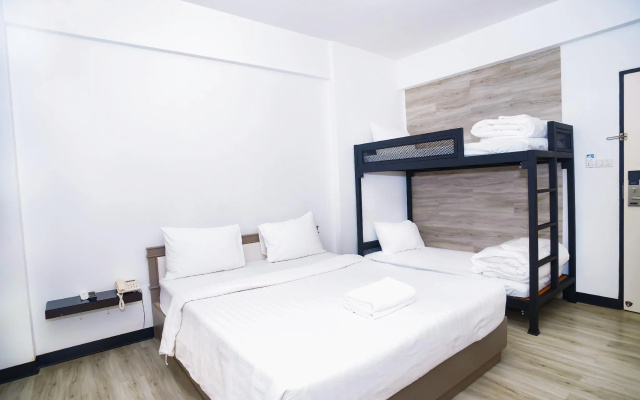 Hi Season Hotel