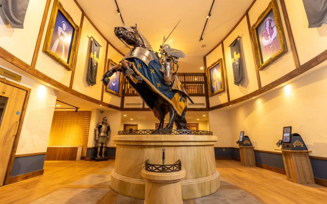 Warwick Castle Hotel and Knight's Village