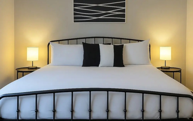 1BR Chicago Apt - Larchmont rep