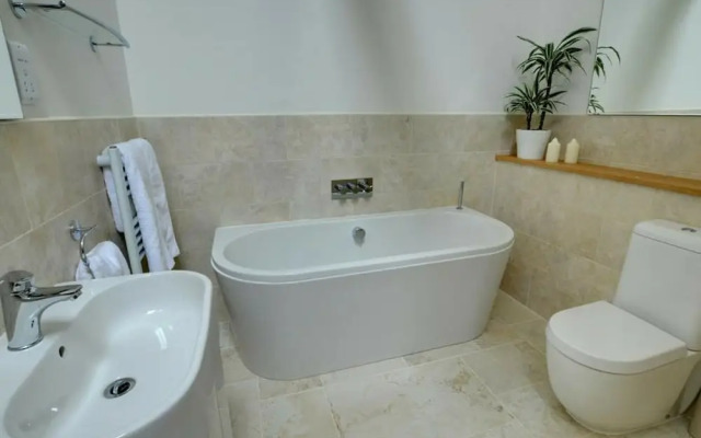 Charming Holiday Home in Faversham With Garden