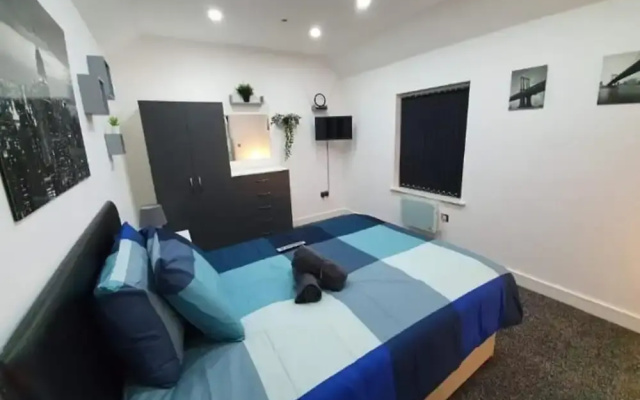3 Bedrooms Apartments Near Town Center