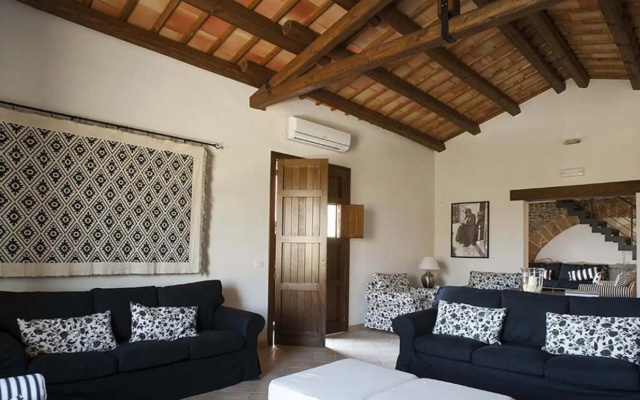 Independent villa up to 16 guests-VILLA DELLO ZINGARO